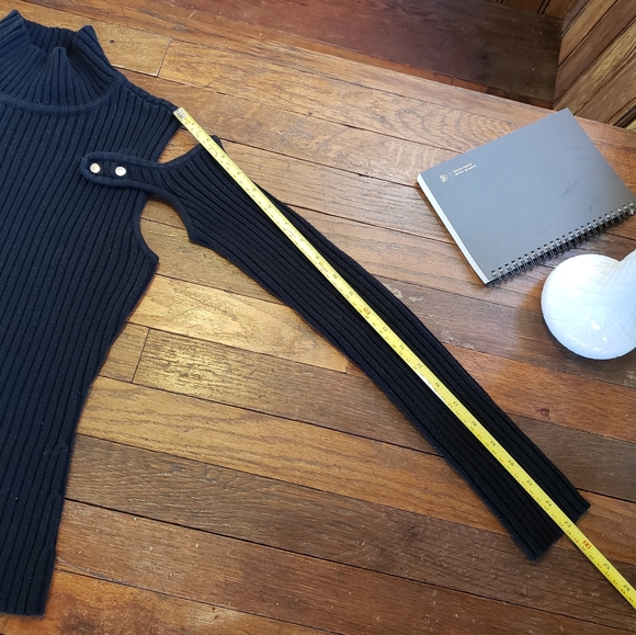 VS Moda International Ribbed sleeveless turtle neck with attached sleeves - Picture 9 of 10